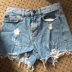 BDG destroyed / ripped shorts